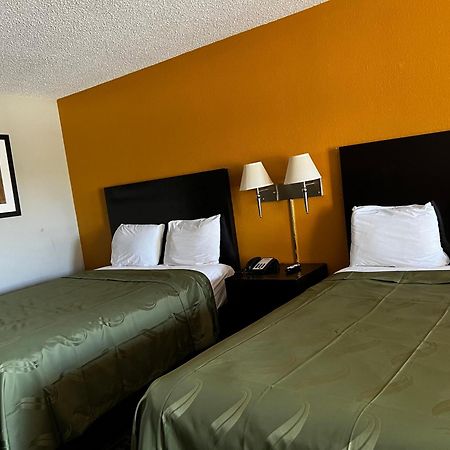 Express Inn & Suites Trion Extérieur photo
