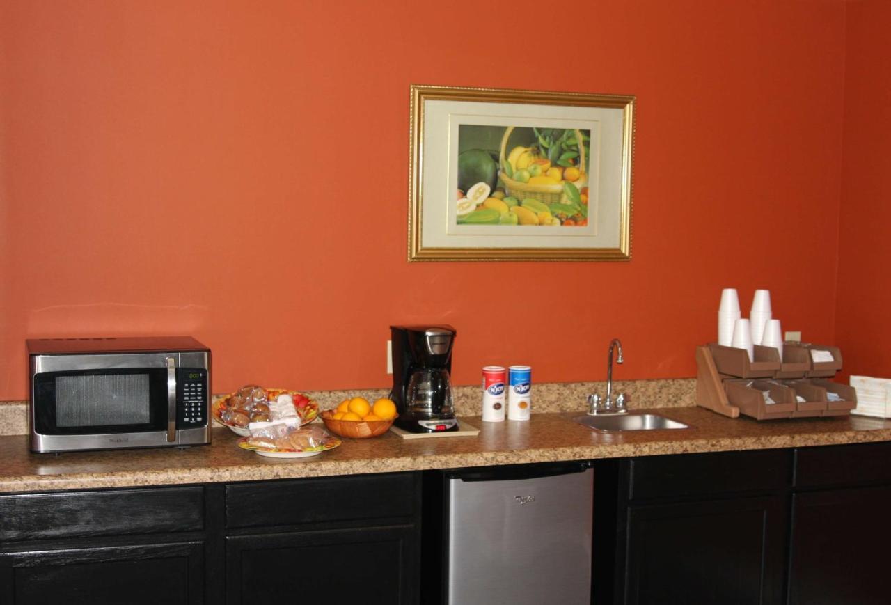Express Inn & Suites Trion Extérieur photo