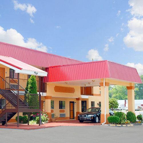 Express Inn & Suites Trion Extérieur photo