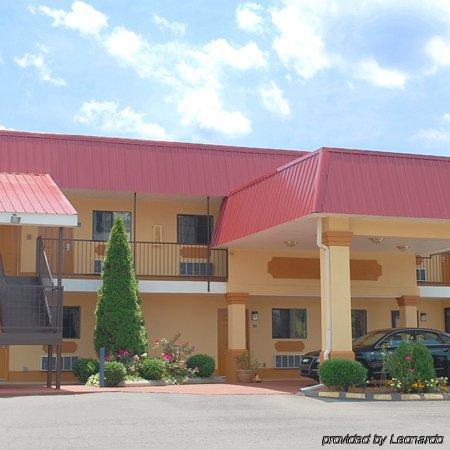 Express Inn & Suites Trion Extérieur photo