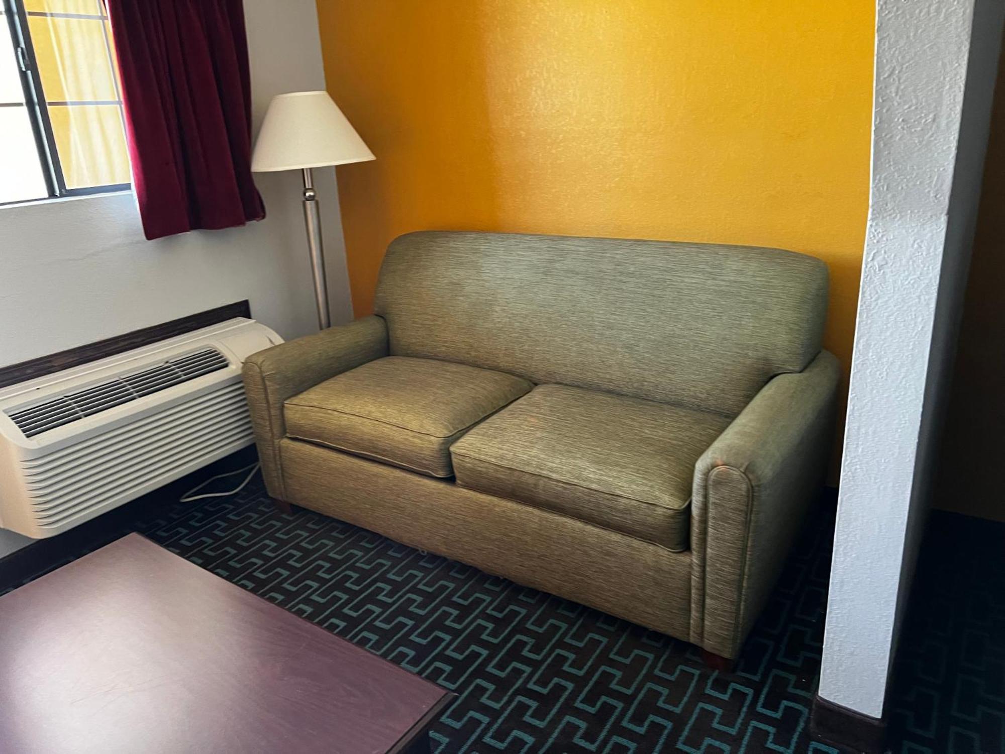 Express Inn & Suites Trion Extérieur photo